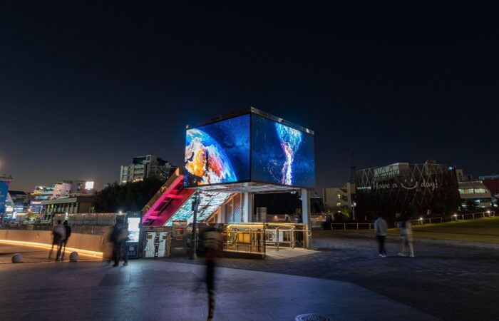 Illuminated cubic outdoor LED display